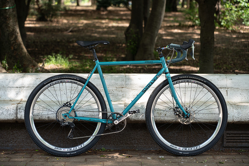 SURLY* straggler / BUILT BY BLUE LUG - CUSTOMER'S BIKE CATALOG 