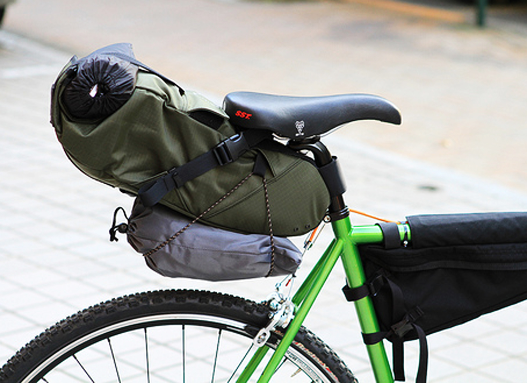fairweather サドルバッグ　bluelug FAIRWEATHER* seat bag mini (brown) - BLUE LUG GLOBAL ONLINE
