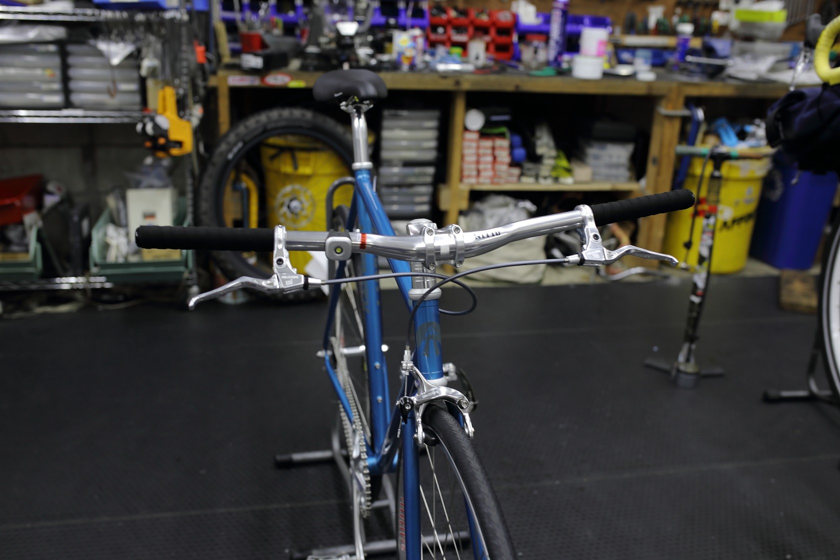 軍曹棒！新作乱れ咲く展示会と名作ハンドル - BLUE LUG BLOG | 自転車