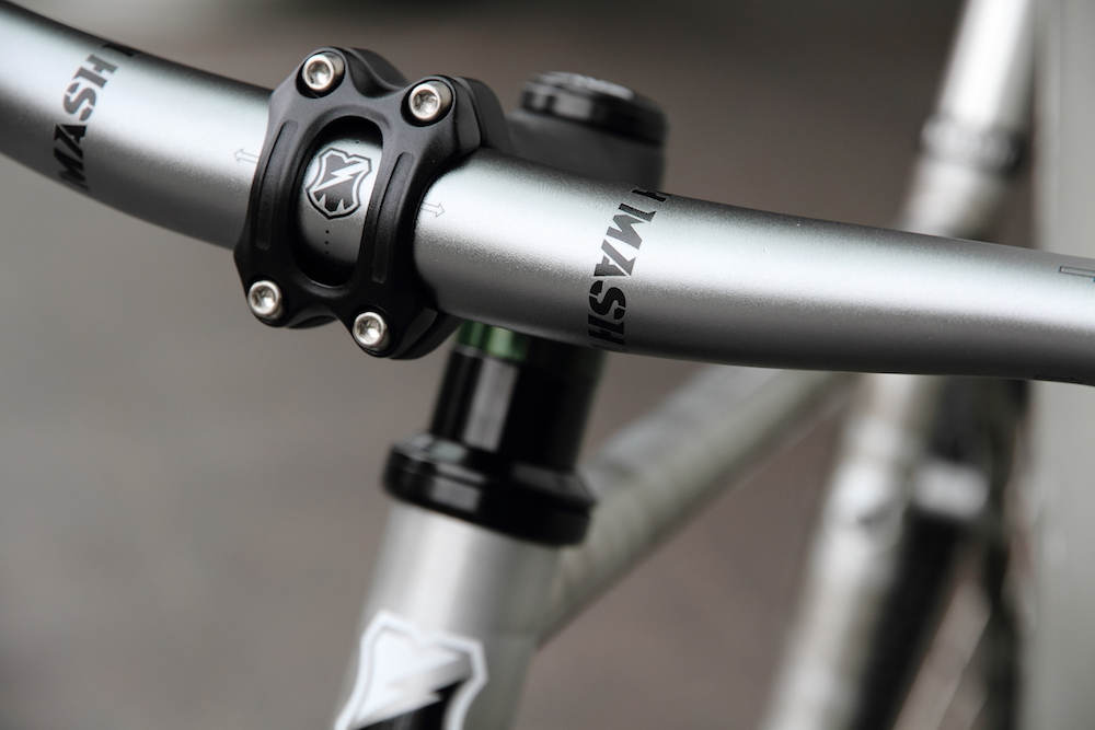 パーツ MASH alloy riser bar 680mm MASH Riser Bar Alloy - fhtn529.com