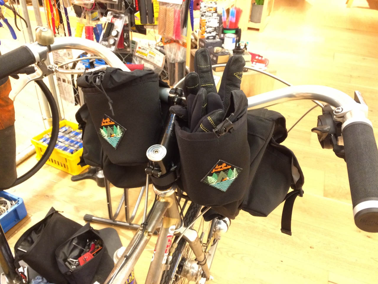 DJプレイのレコード二枚使いはクールハークと言う人が始まりだそうですが、 BLUE LUG STAFF REVIEW 自転車店 ブルー