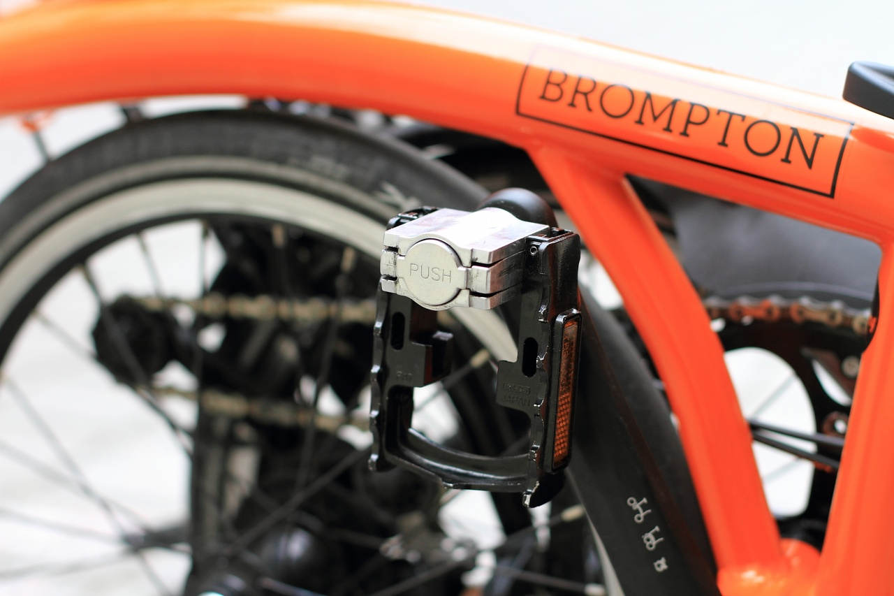 ブロンプトン　赤　台湾　ジャンク　ペダルおまけ付 BROMPTON 「ブロンプトン」 純正ペダル / 高知店 ｜ バイチャリ