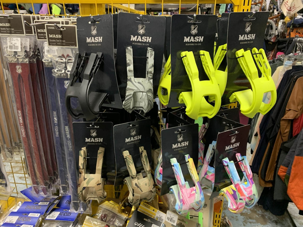 トゥークリップは樹脂派 - BLUE LUG STAFF REVIEW | 自転車店