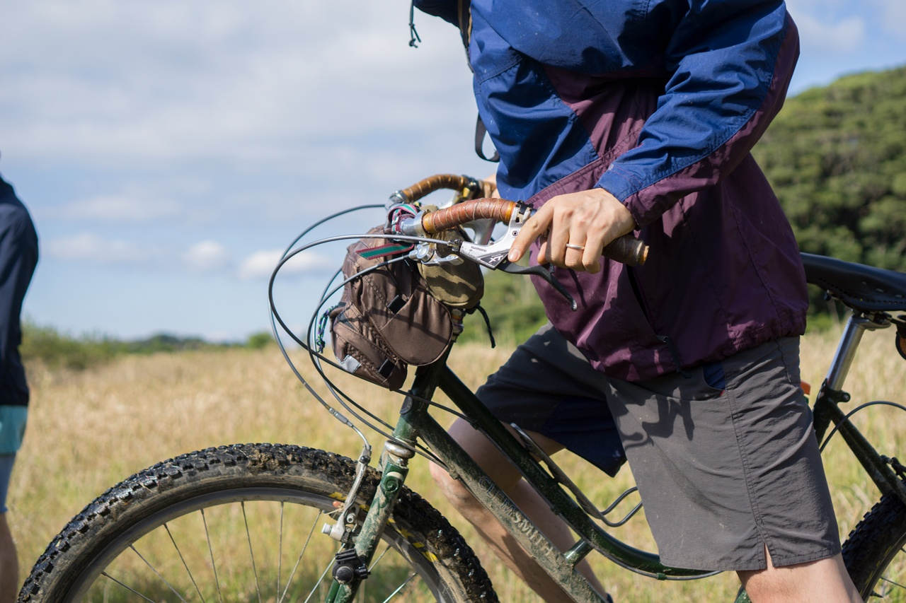 BLUE LUG ブルーラグ バッグ SIESTA マルチ バイク パック / ウエストバッグ ベルト付き MULTI BIKE PACK ベージュ カバン コラボ 【メンズ】