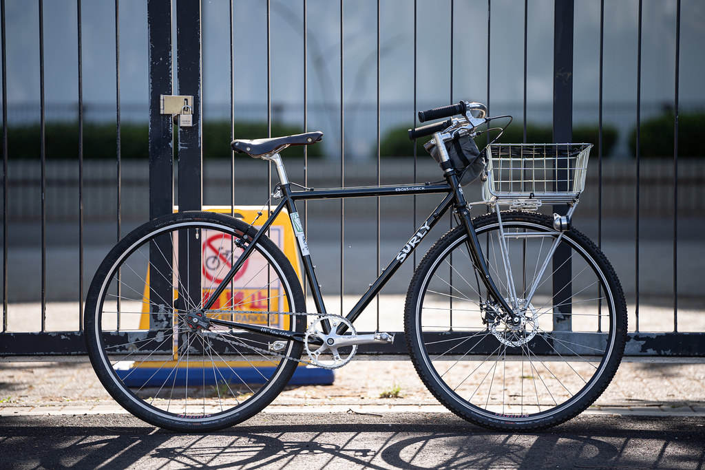 surly クロスチェック 自転車 サーリー ブルーラグ フルカスタム チャリ 52806827013_07a220b569_b.jpg