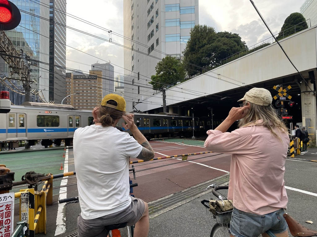 轢かれない為にはかっ飛ばすしかない」 - BLUE LUG BLOG | 自転車店