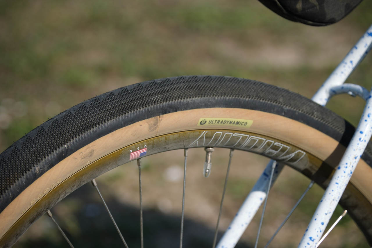 CAVA JFF 2.2??? - BLUE LUG STAFF REVIEW | 自転車店 ブルーラグ 商品