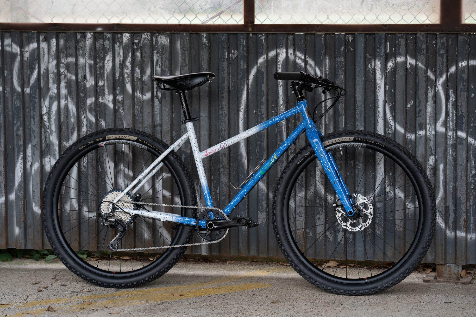 Evasion Lite de 兼用バイク - BLUE LUG BLOG | 自転車店 ブルーラグ