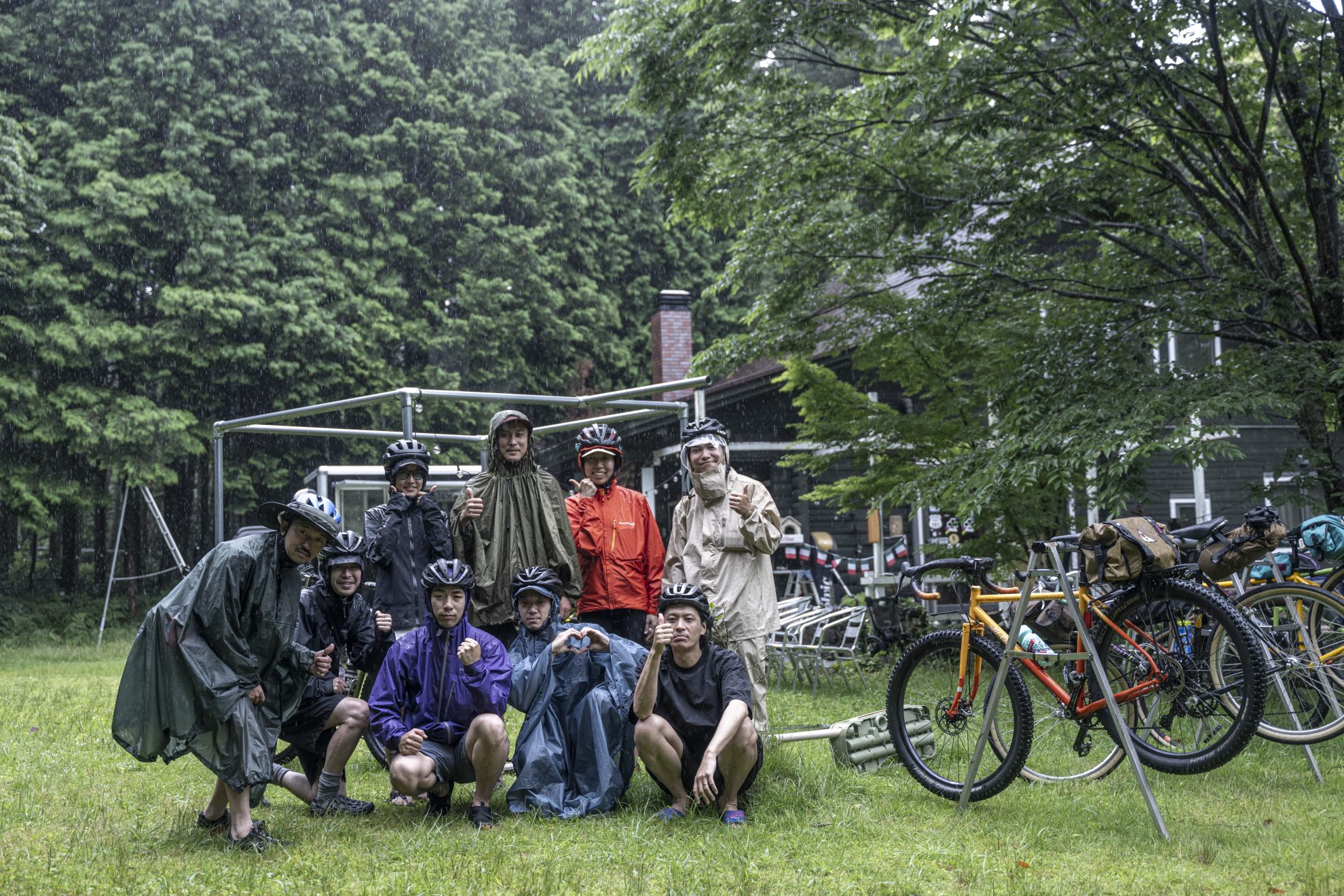 Camp and Go Slow Swift Industries ブルーラグ
