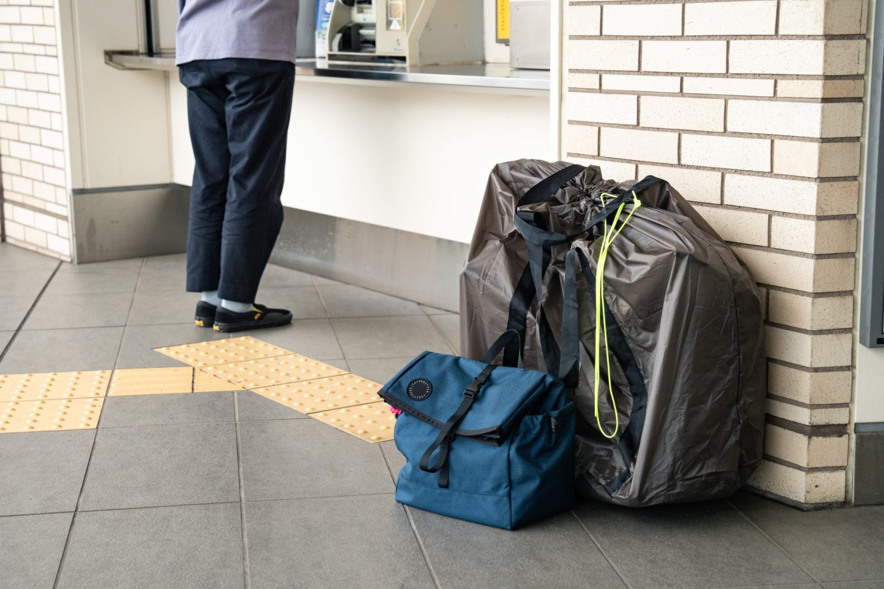 FAIRWEATHER* mini velo carry bag (navy) - BLUE LUG GLOBAL