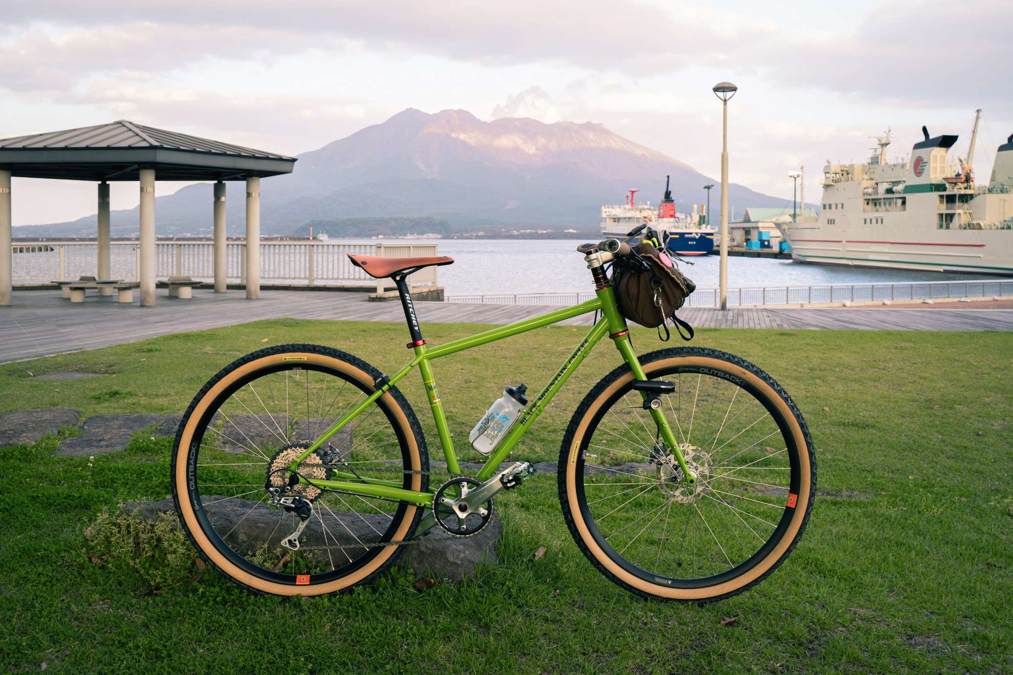 BIKE CHECK! BLACK MOUNTAIN CYCLES - BLUE LUG BLOG | 自転車店