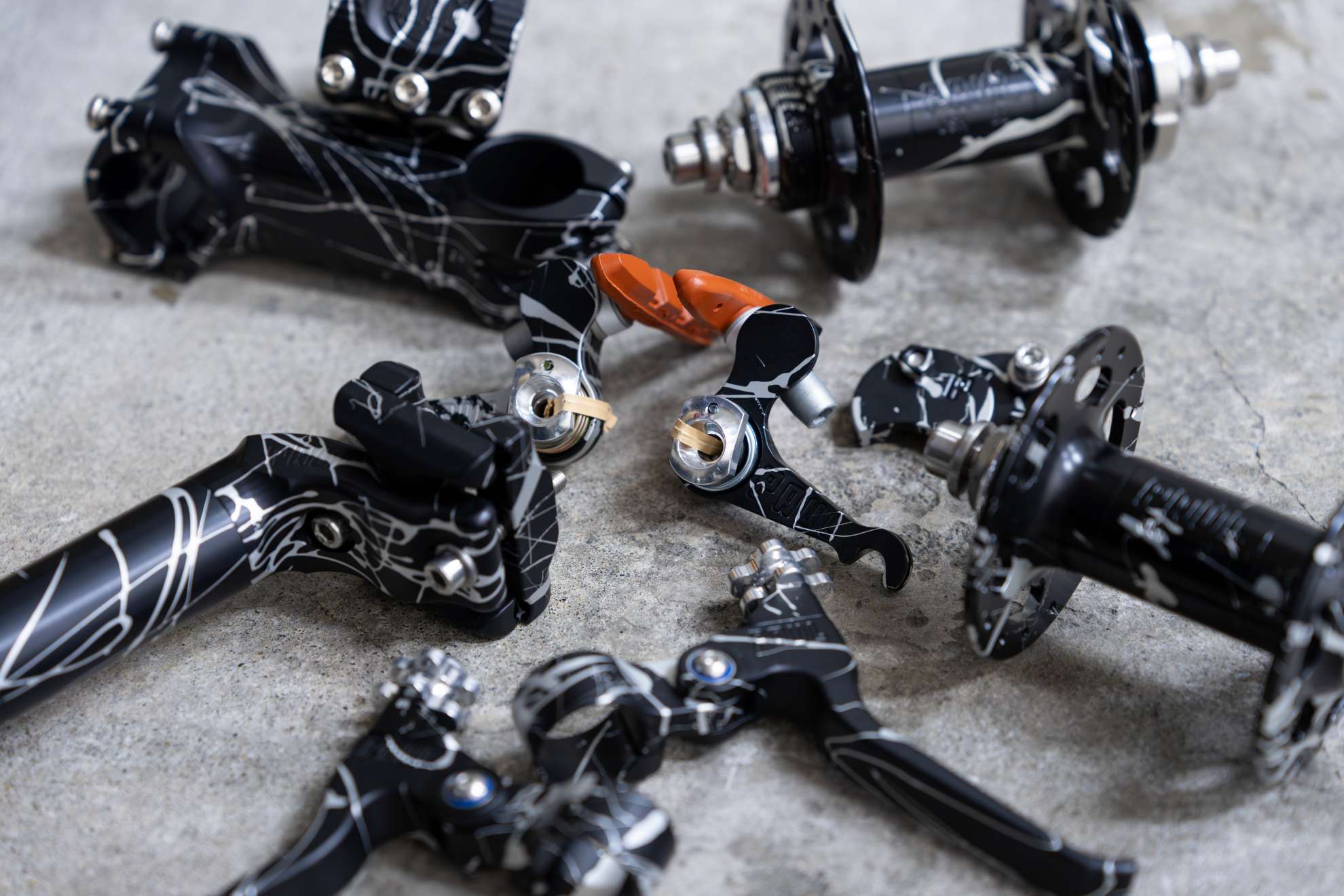 黒イムデッキ　フルパラ ワンピースカード 黒イム ほぼフルパラ デッキ - メルカリ