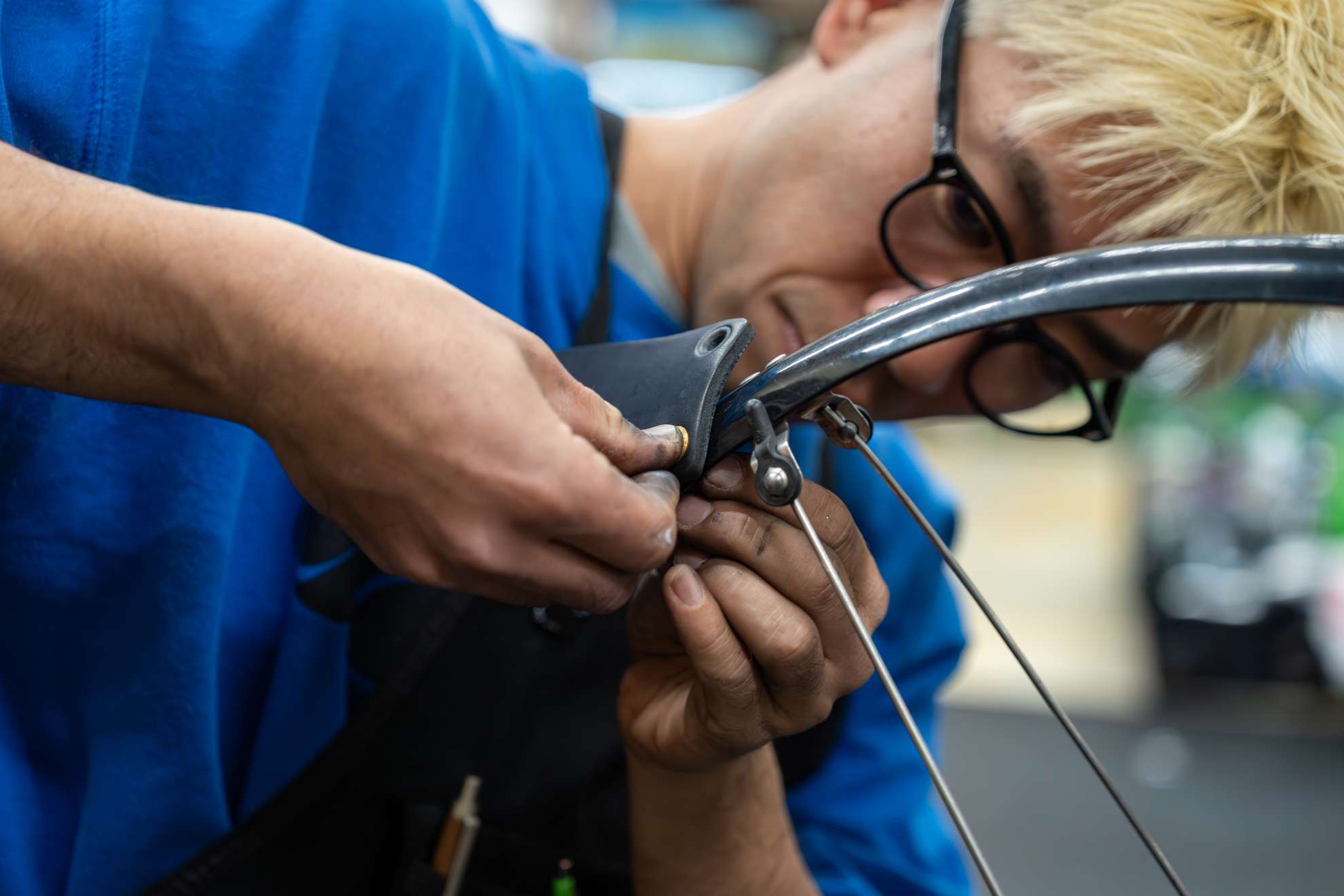 割れ関せず - BLUE LUG STAFF REVIEW | 自転車店 ブルーラグ 商品レビュー