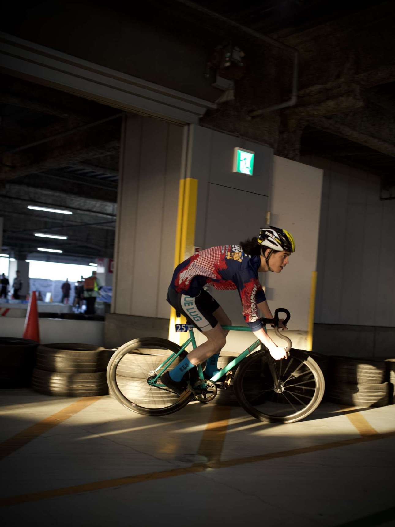 やっぱりトラックバイクが好きだ！sfiDARE Critとニューカマー - BLUE