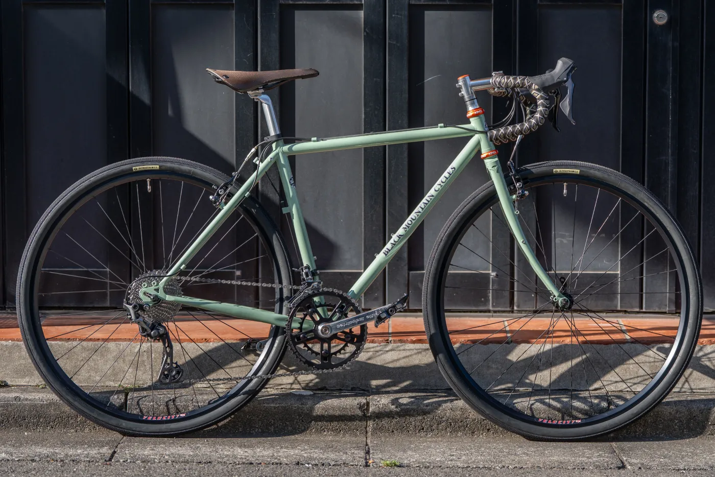 BLACK MOUNTAIN CYCLES monstercross