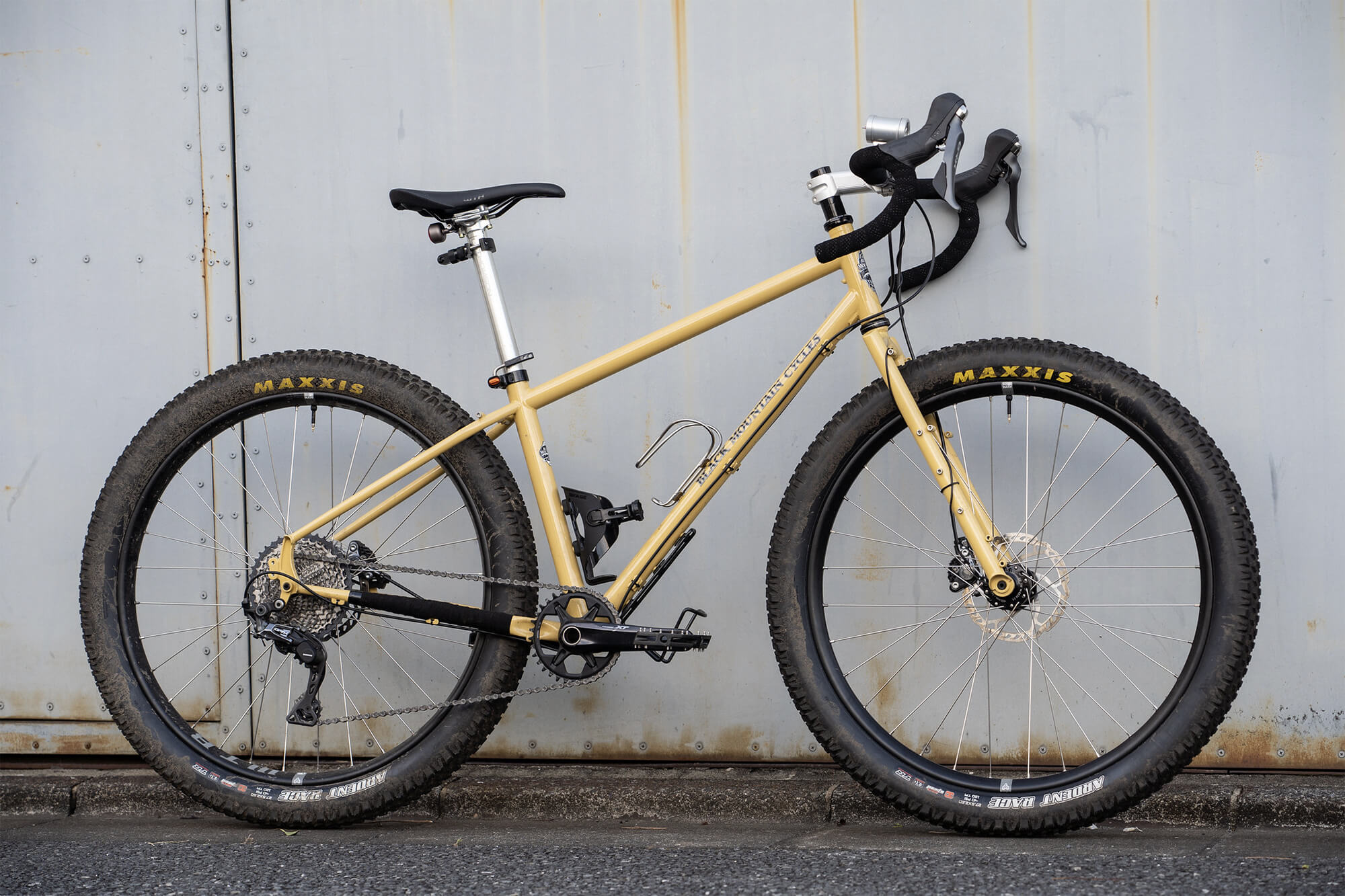 Black Mountain Cycles Blue Lug