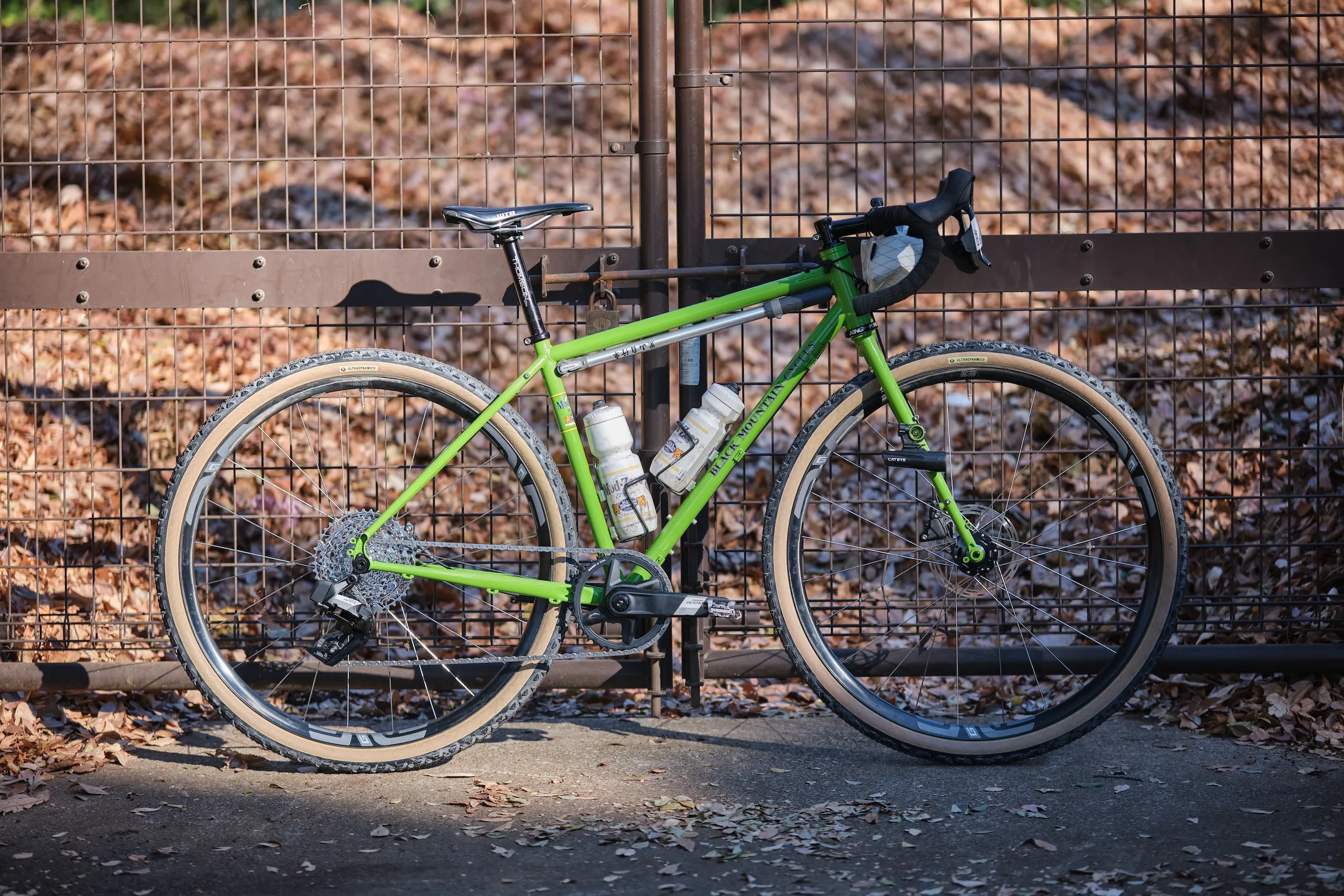 BLACK MOUNTAIN CYCLES - BLUE LUG