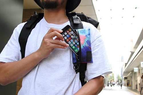 BLUE LUG SMARTPHONE POUCH