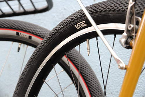 CULT×VANS TIRE